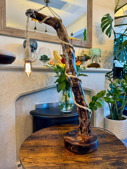 Handcrafted wooden lamp with rustic design – LuxeWood Light