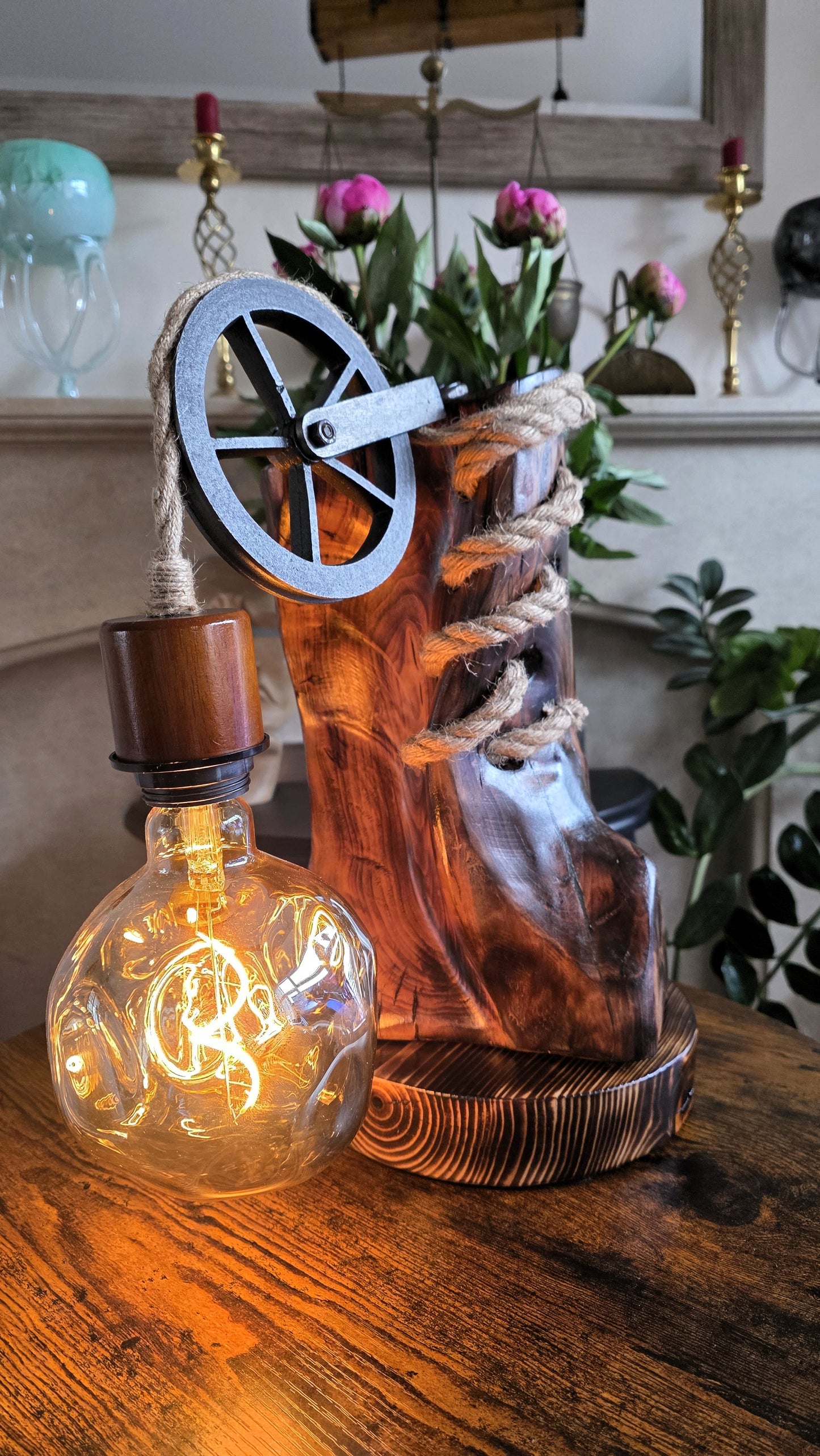 Rustic Pulley Glow Lamp – Handcrafted Wooden Table Lamp