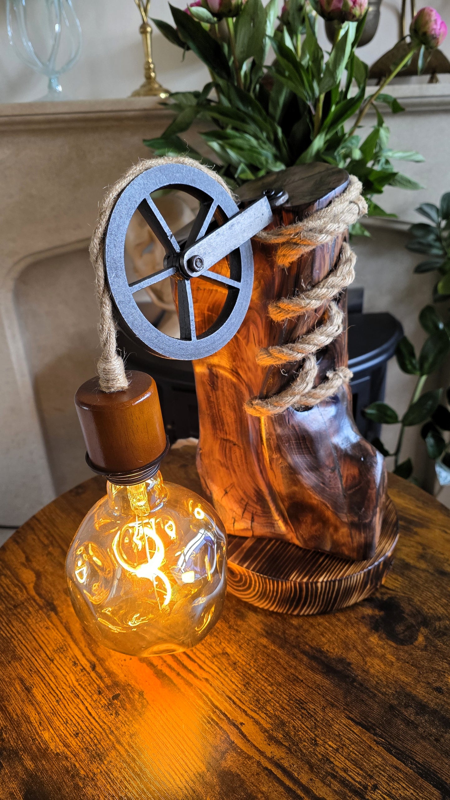 Rustic Pulley Glow Lamp – Handcrafted Wooden Table Lamp