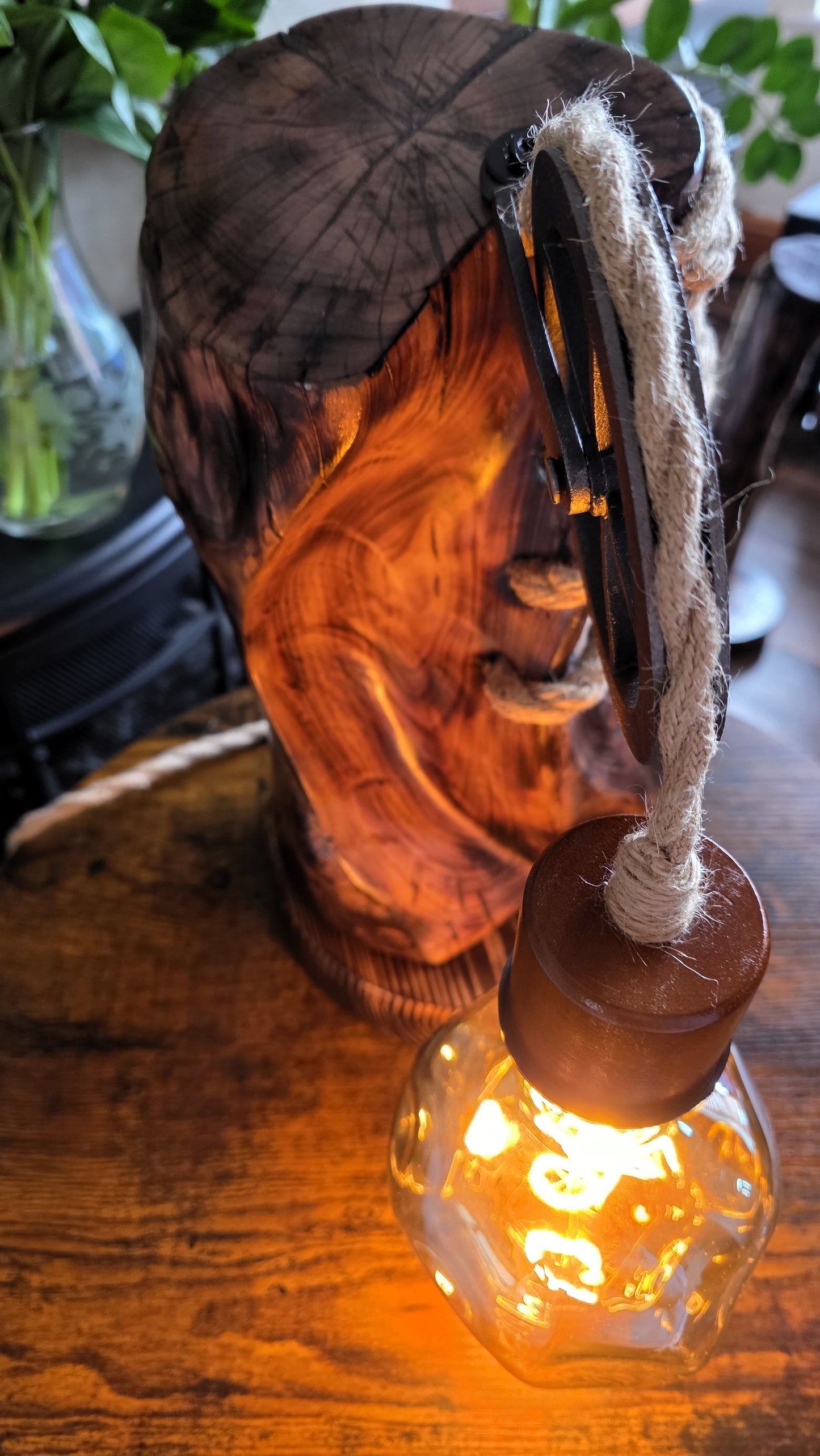 Rustic Pulley Glow Lamp – Handcrafted Wooden Table Lamp
