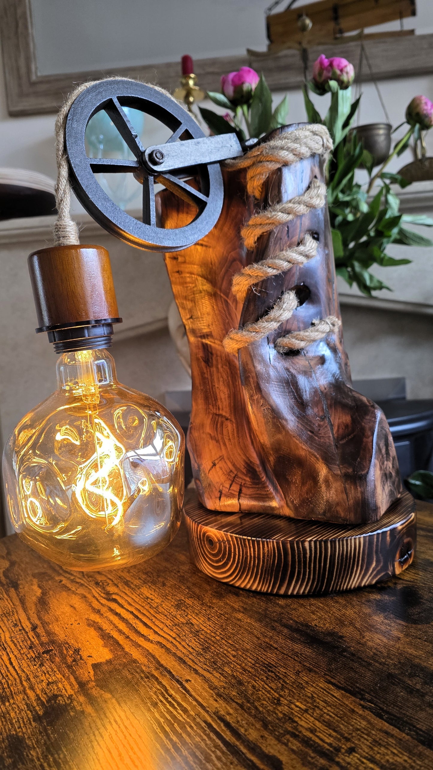 Rustic Pulley Glow Lamp – Handcrafted Wooden Table Lamp