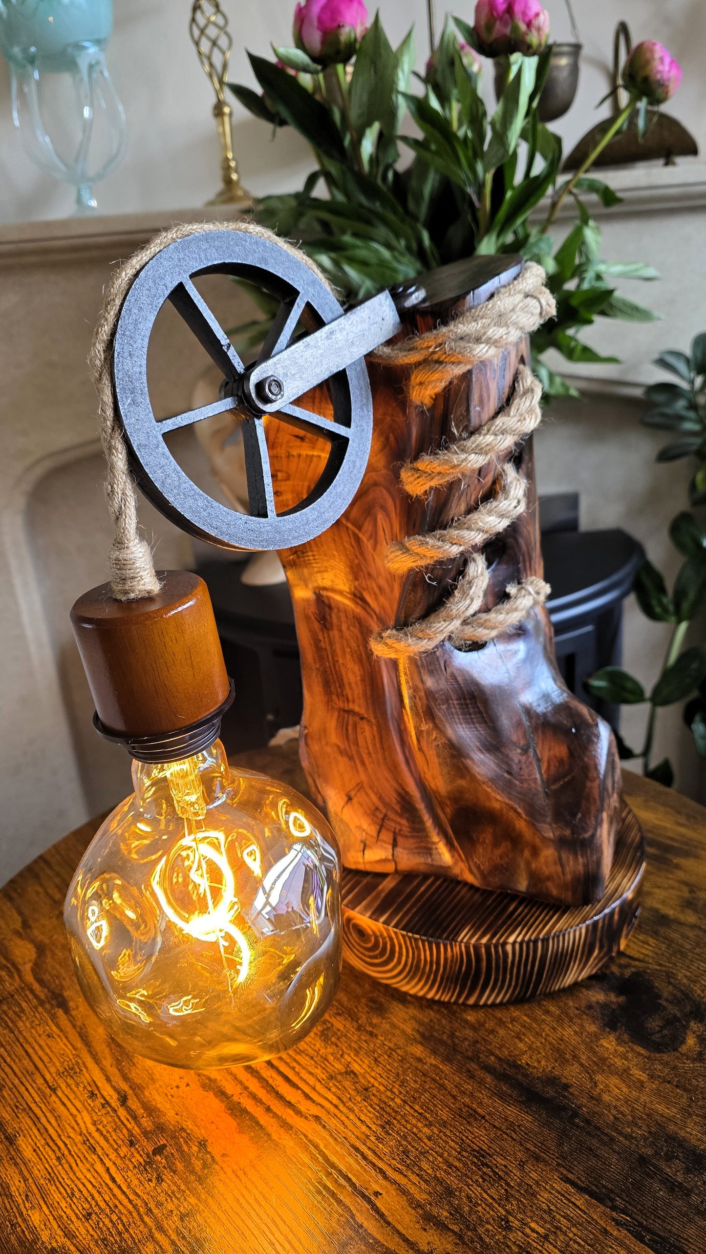 Rustic Pulley Glow Lamp – Handcrafted Wooden Table Lamp