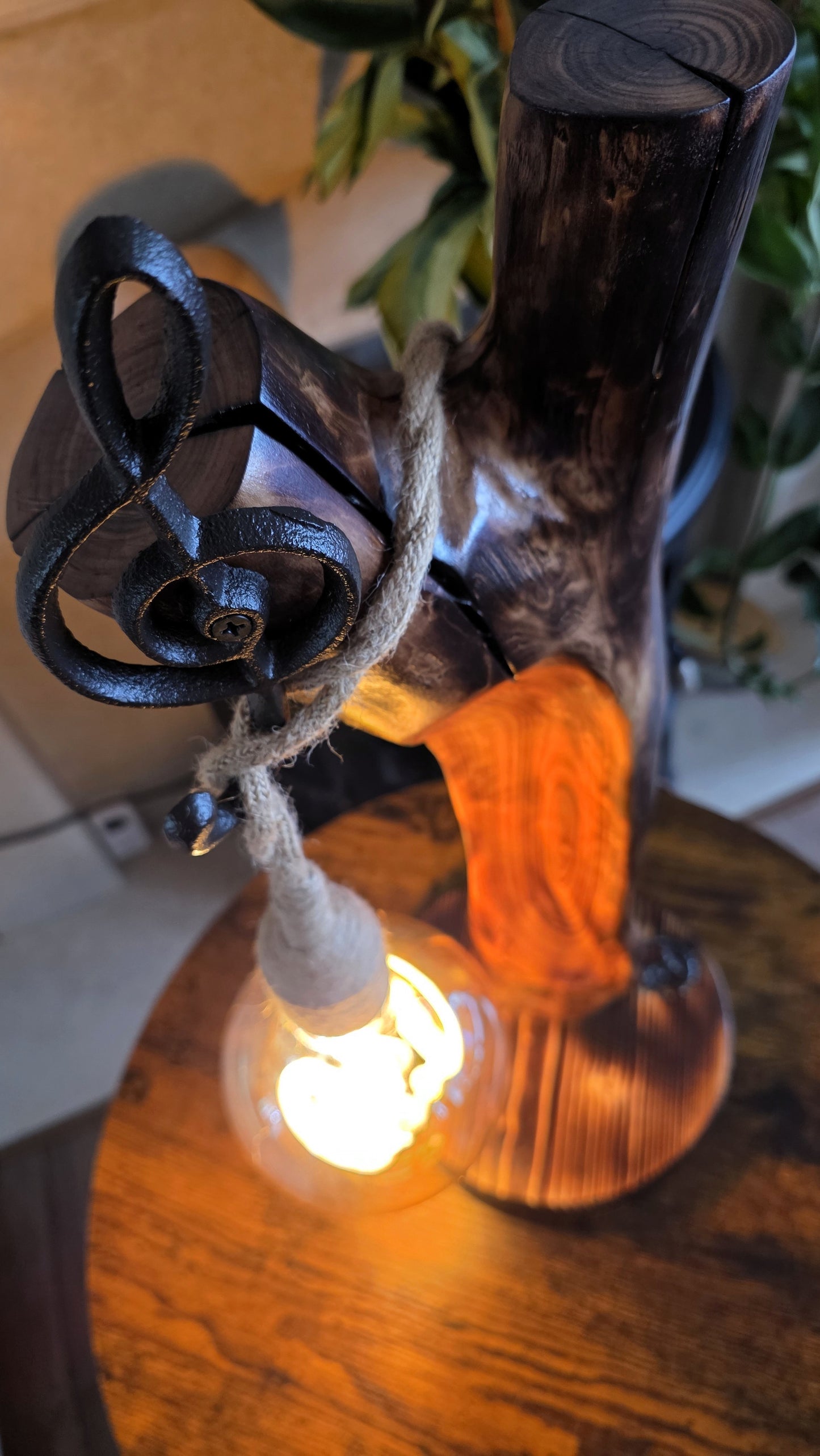 Rustic Apple Wood Music Lamp – Treble Clef Edition 🎼✨