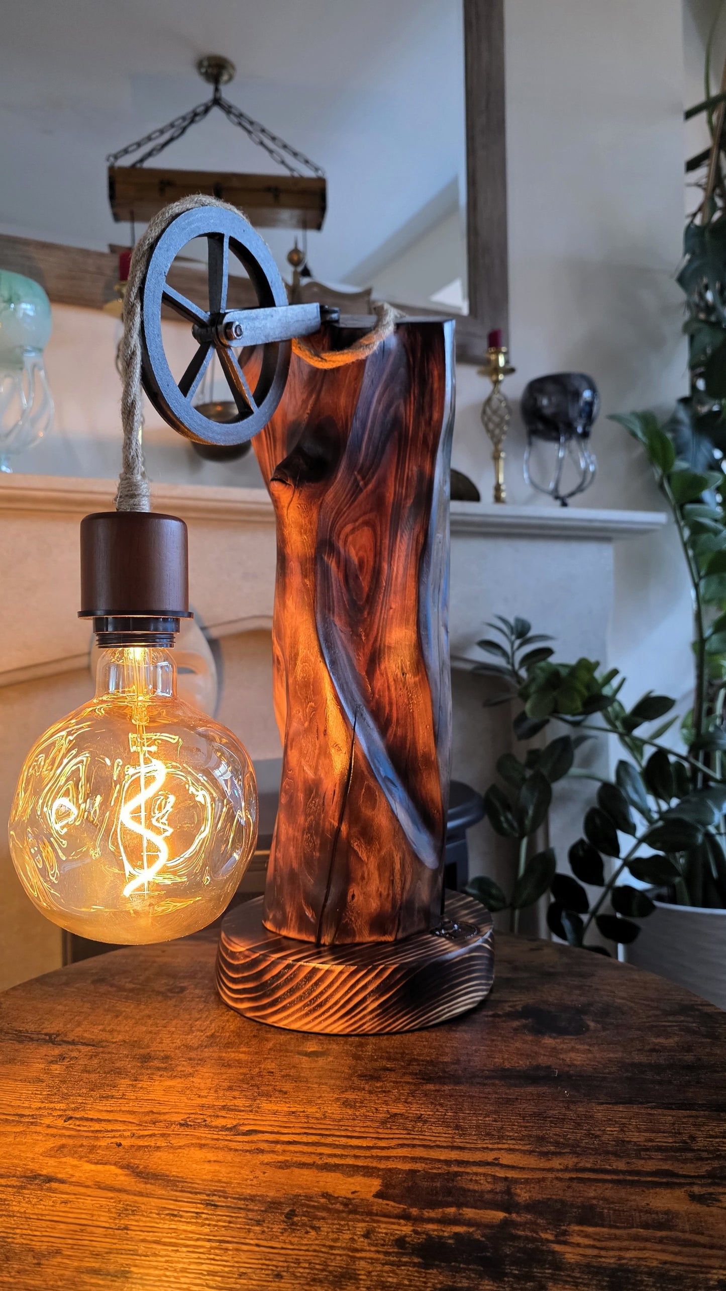 Rustic Circle Wooden Lamp – Handcrafted Apple Wood Table Lamp with Edison Bulb 🪵⭕✨