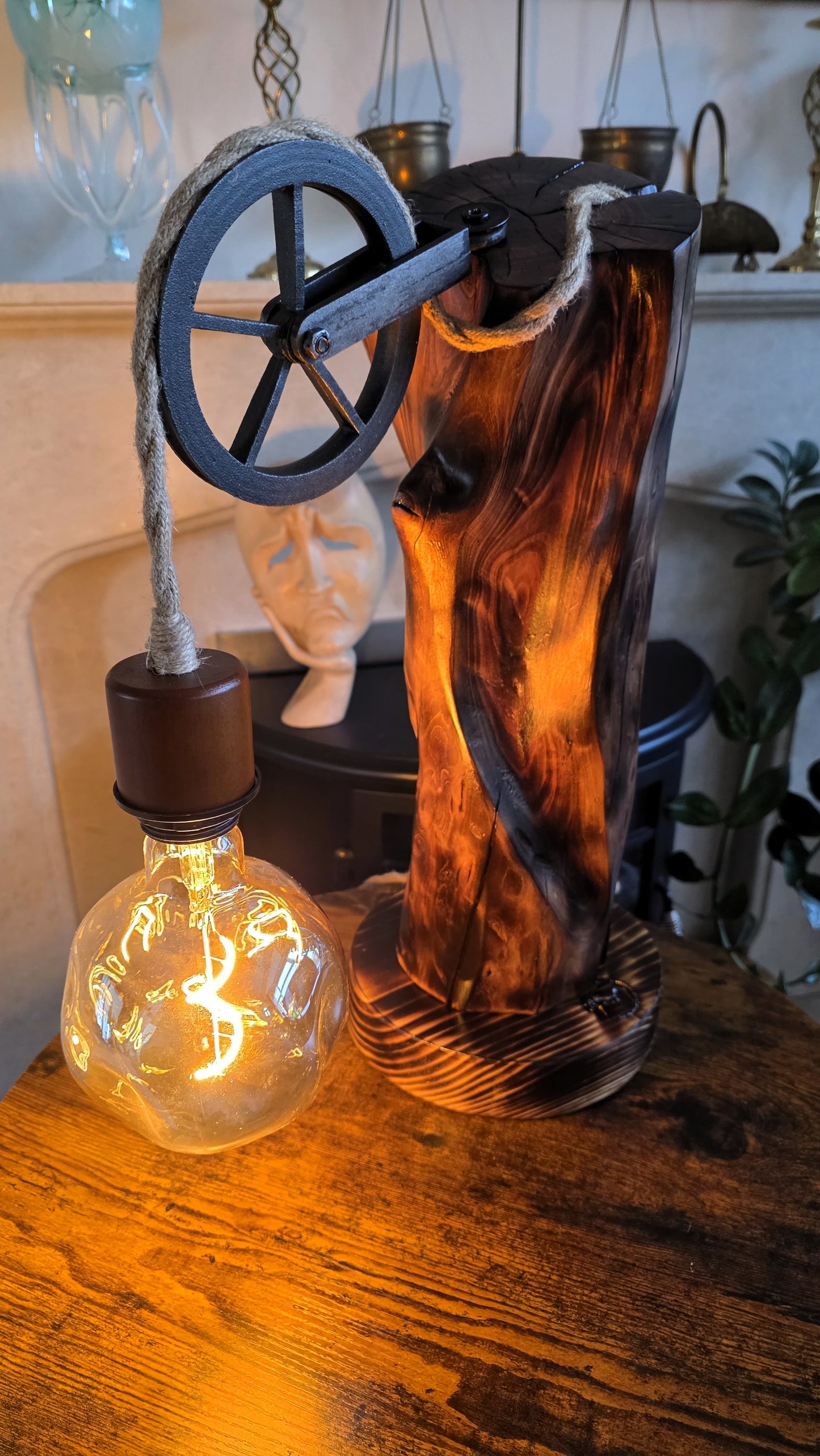 Rustic Circle Wooden Lamp – Handcrafted Apple Wood Table Lamp with Edison Bulb 🪵⭕✨