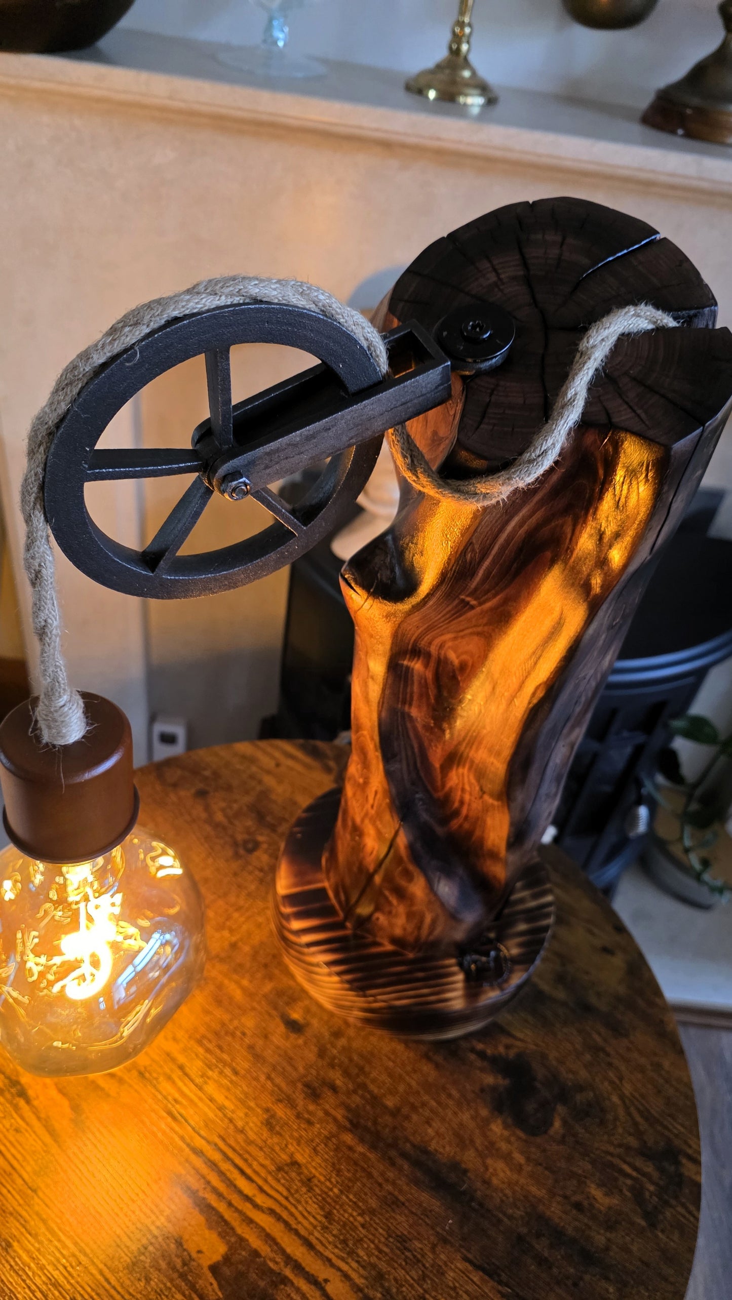 Rustic Circle Wooden Lamp – Handcrafted Apple Wood Table Lamp with Edison Bulb 🪵⭕✨