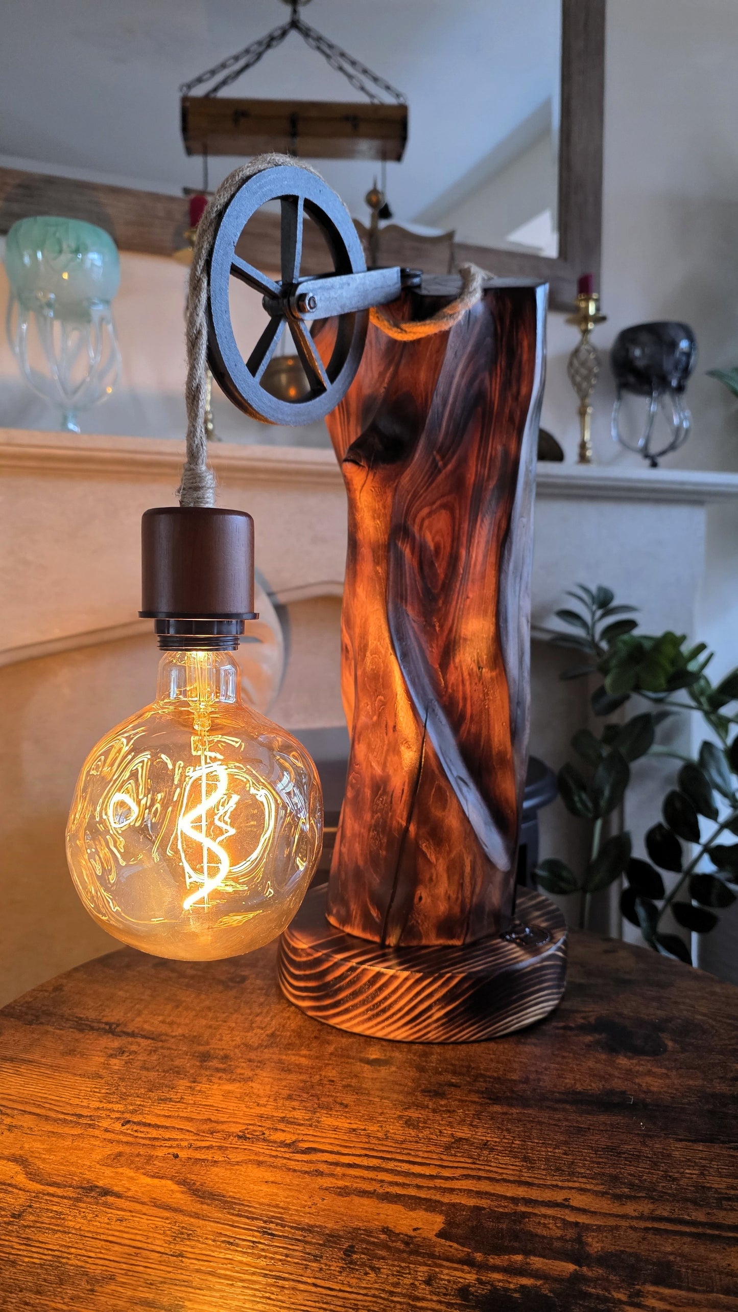 Rustic Circle Wooden Lamp – Handcrafted Apple Wood Table Lamp with Edison Bulb 🪵⭕✨