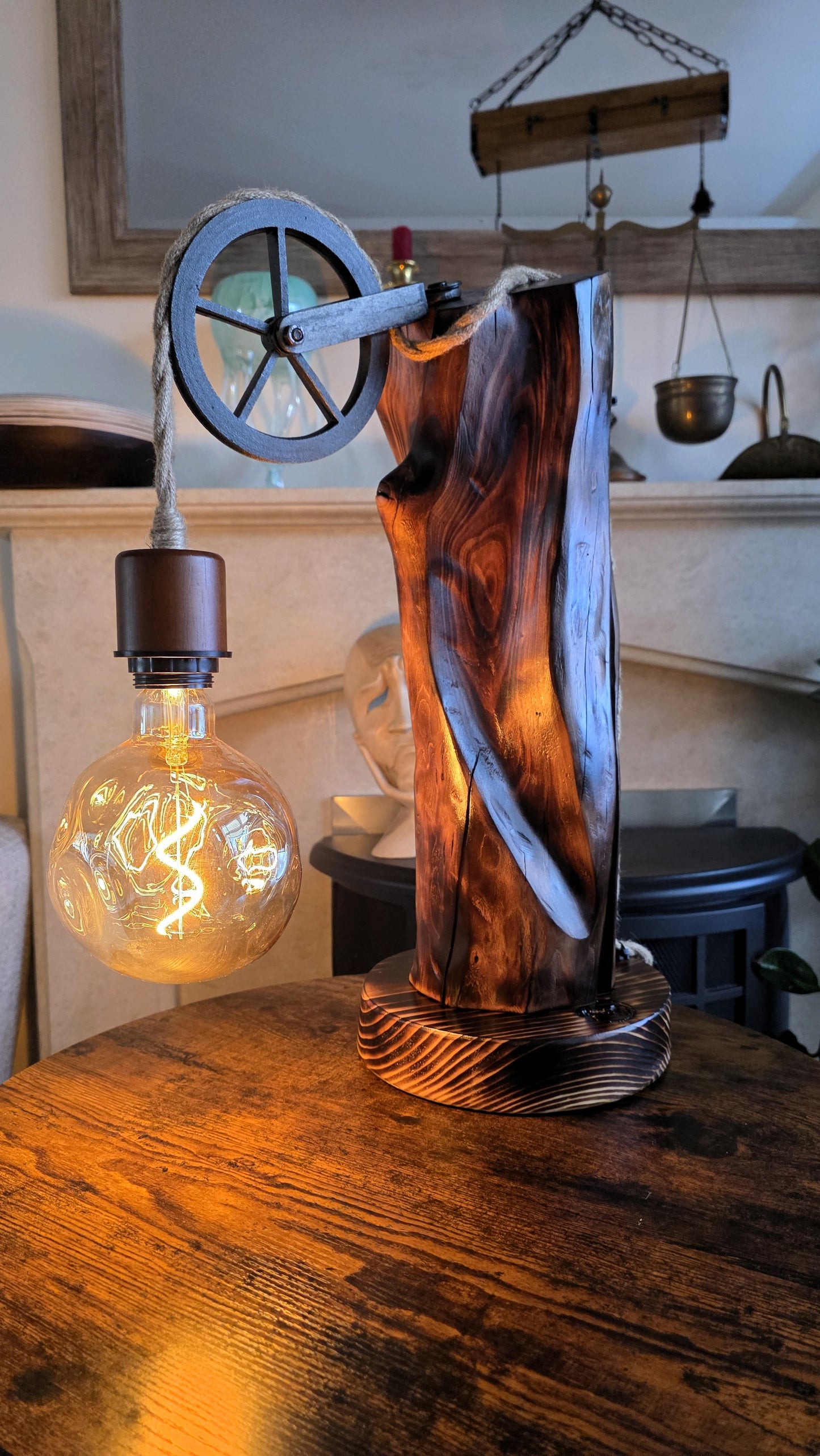 Rustic Circle Wooden Lamp – Handcrafted Apple Wood Table Lamp with Edison Bulb 🪵⭕✨