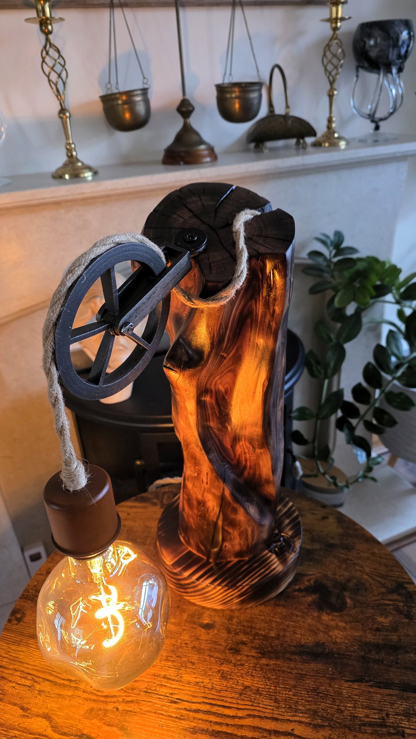Rustic Circle Wooden Lamp – Handcrafted Apple Wood Table Lamp with Edison Bulb 🪵⭕✨