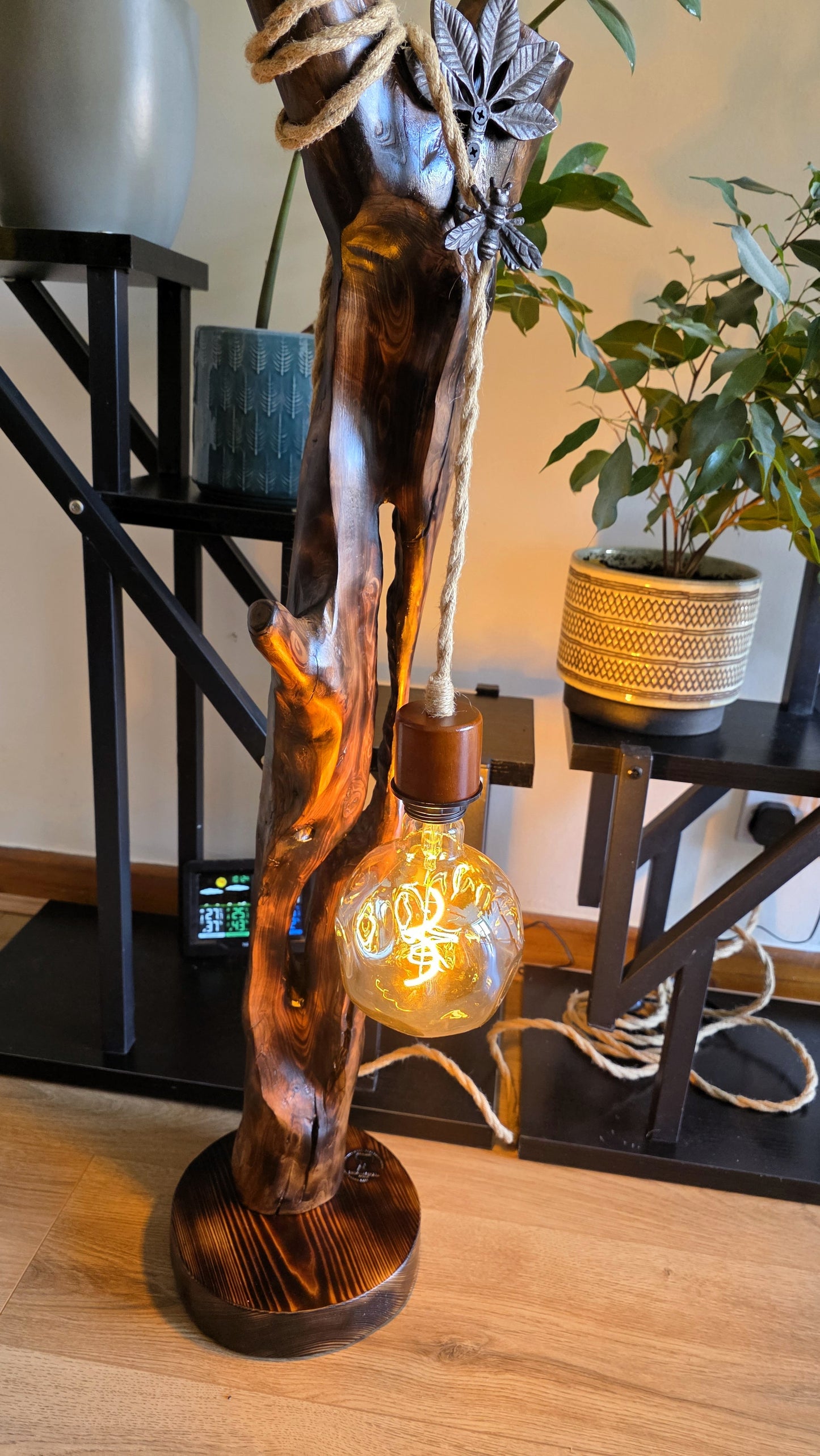 Rustic Bee & Leaf Floor Lamp 🐝🌿