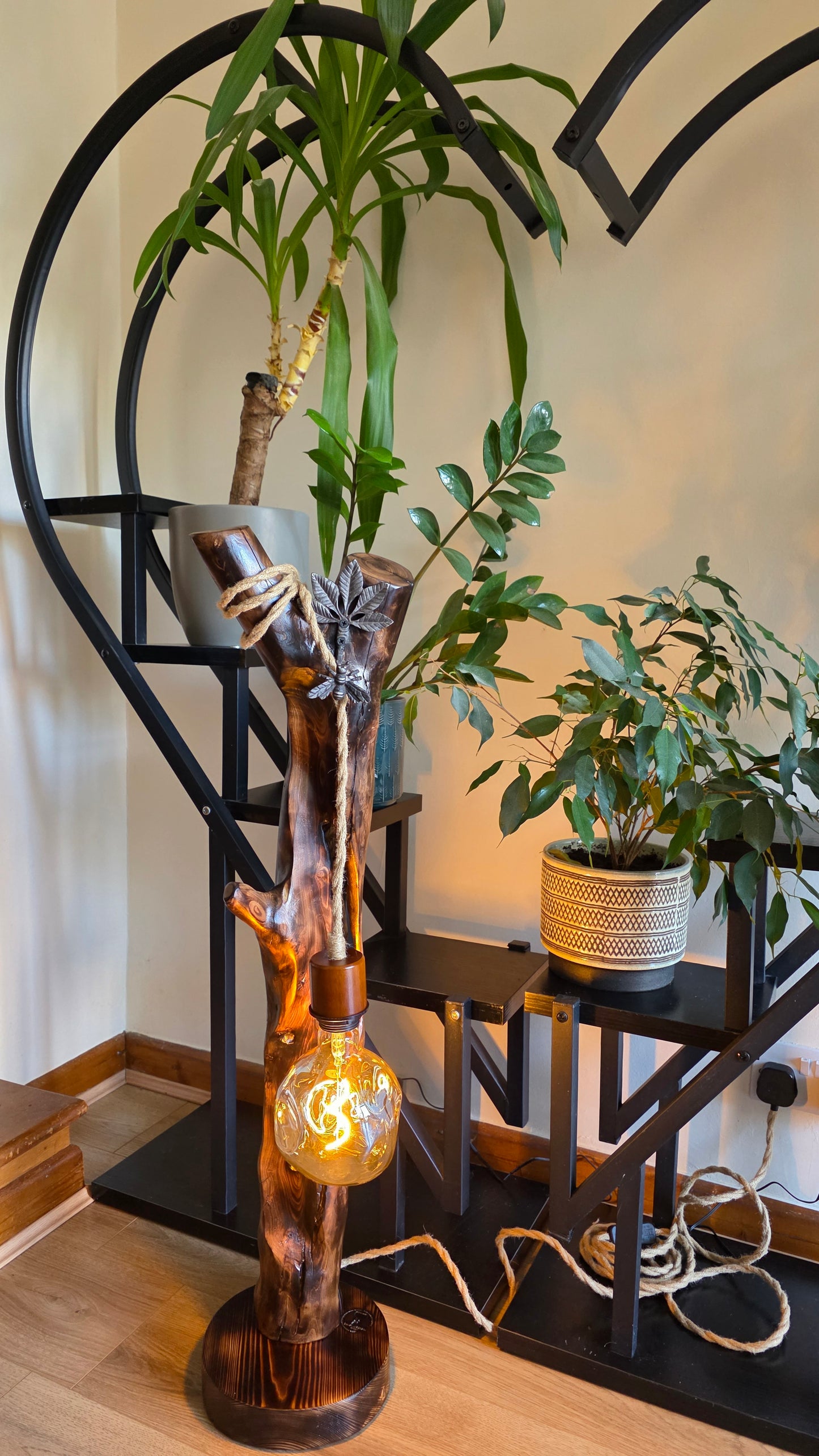 Rustic Bee & Leaf Floor Lamp 🐝🌿