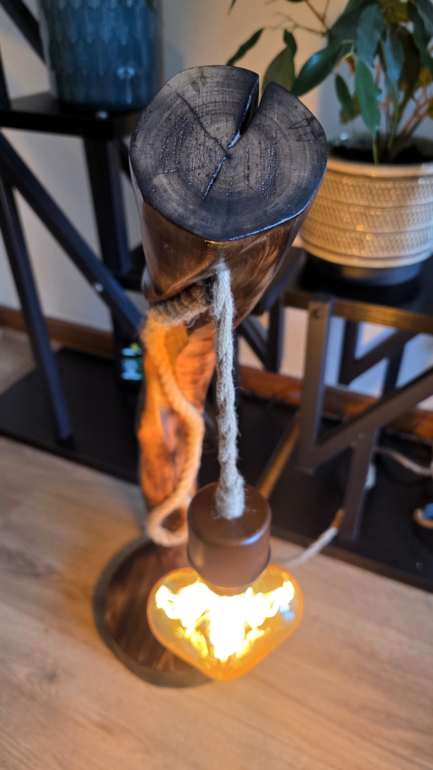 ✨ Rustic Heart Glow – Sculptural Wooden Lamp ❤️🪵