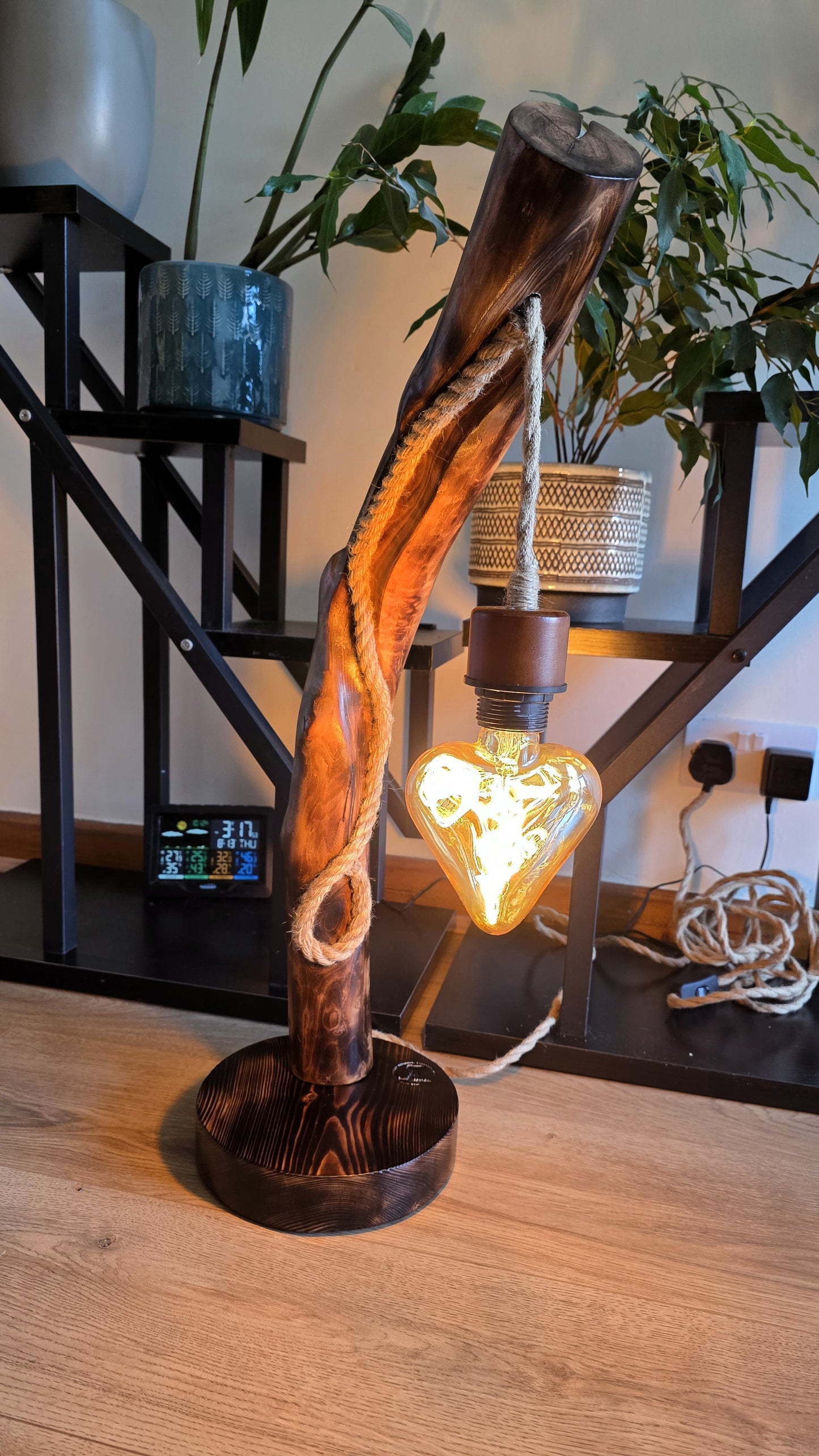 ✨ Rustic Heart Glow – Sculptural Wooden Lamp ❤️🪵