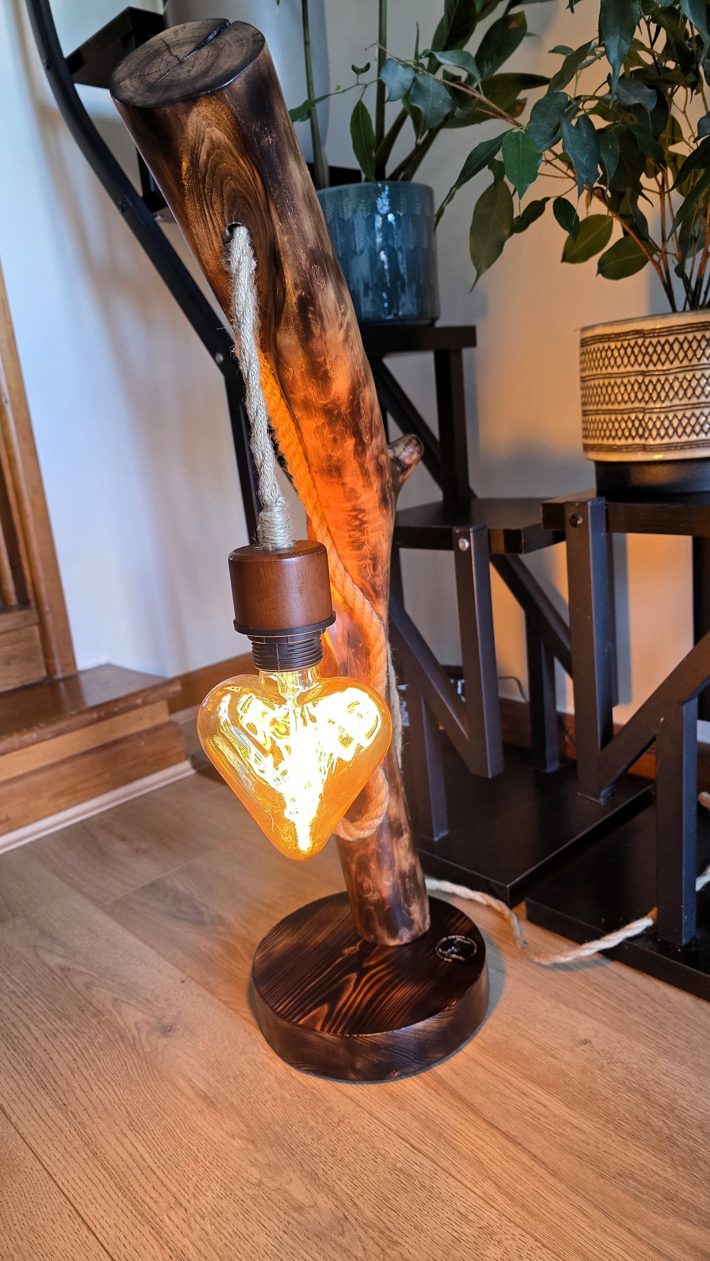 ✨ Rustic Heart Glow – Sculptural Wooden Lamp ❤️🪵