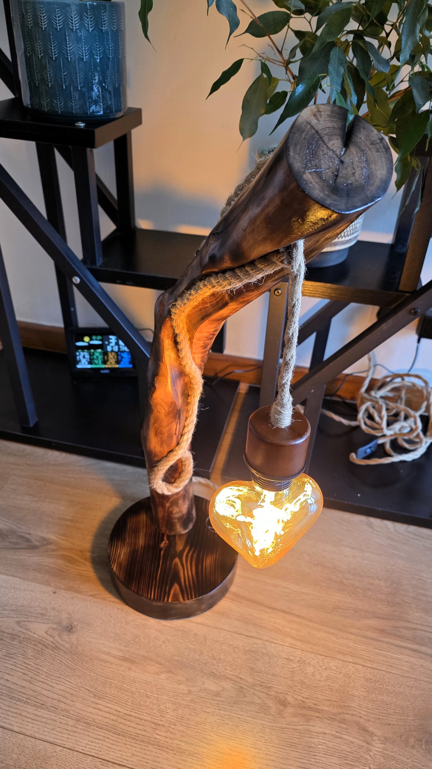 ✨ Rustic Heart Glow – Sculptural Wooden Lamp ❤️🪵