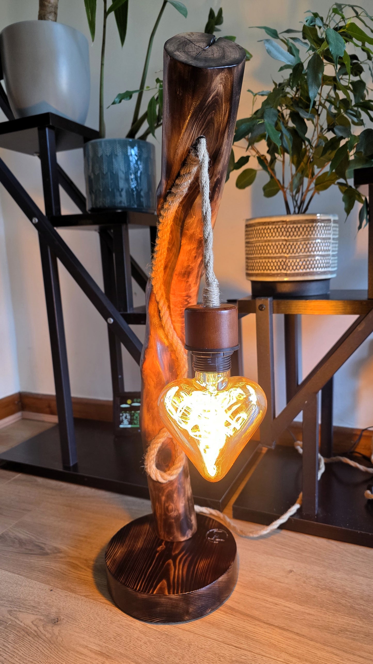 ✨ Rustic Heart Glow – Sculptural Wooden Lamp ❤️🪵