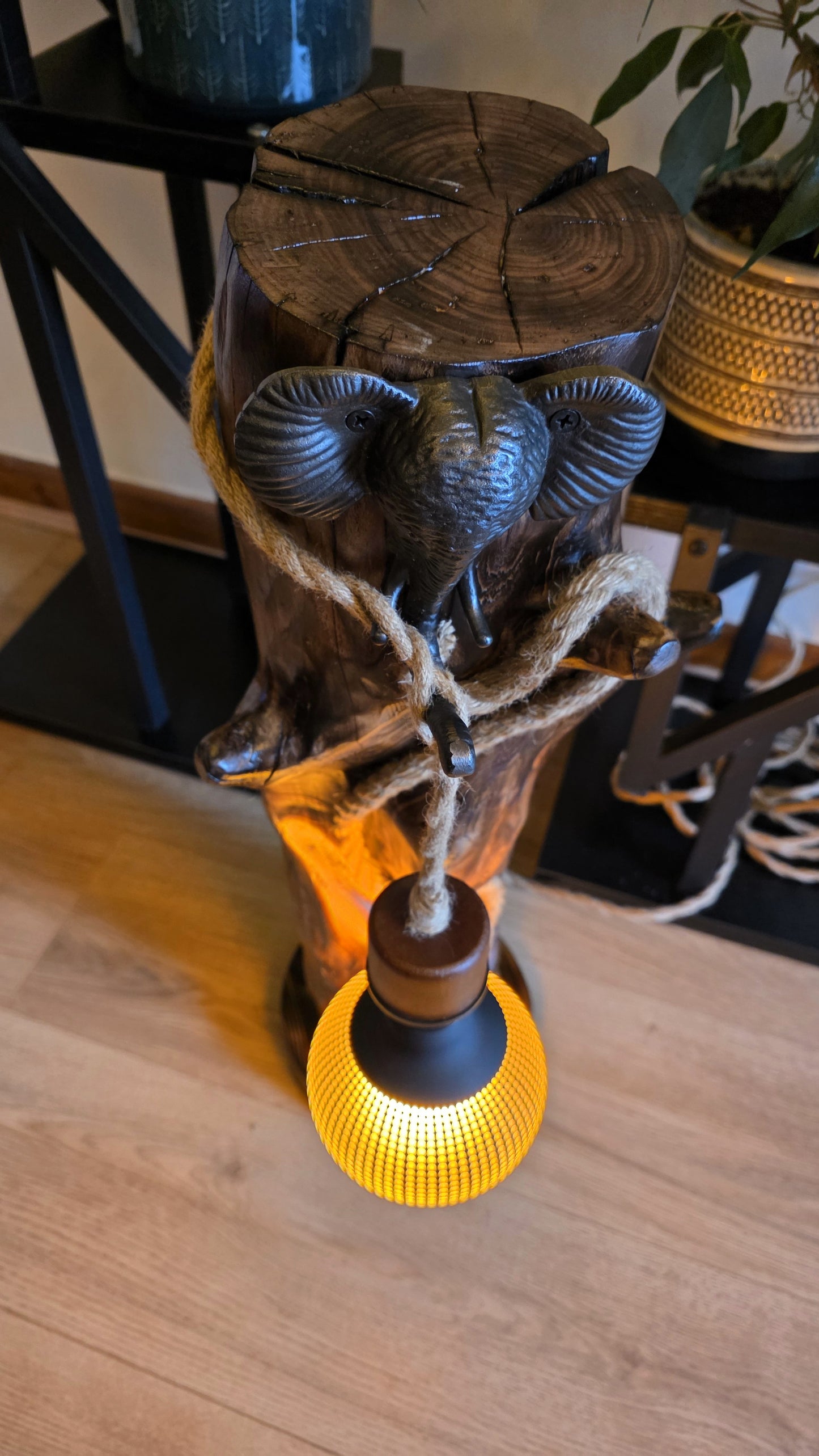 🐘 Rustic Apple Wood Elephant Lamp – Wild Spirit