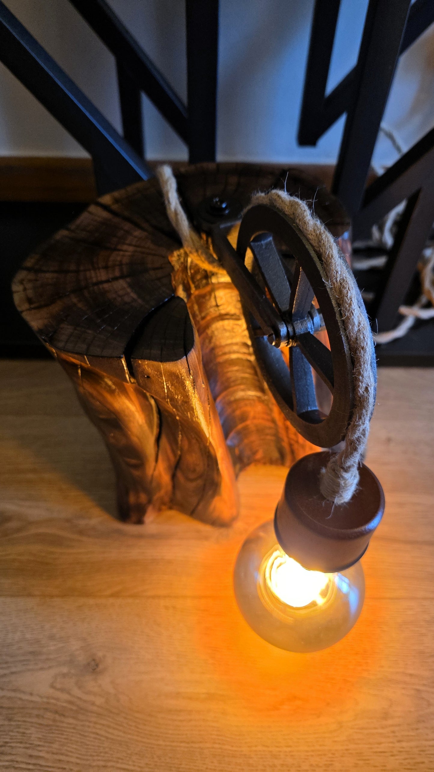 Rustic Apple Wood Pulley Lamp – Industrial Rope Light