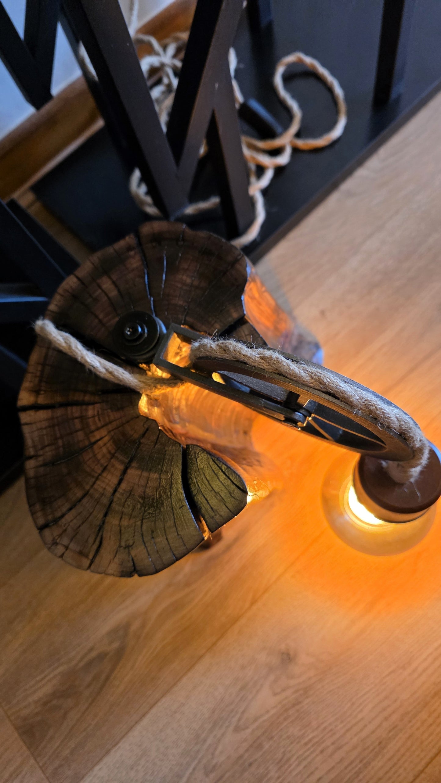 Rustic Apple Wood Pulley Lamp – Industrial Rope Light
