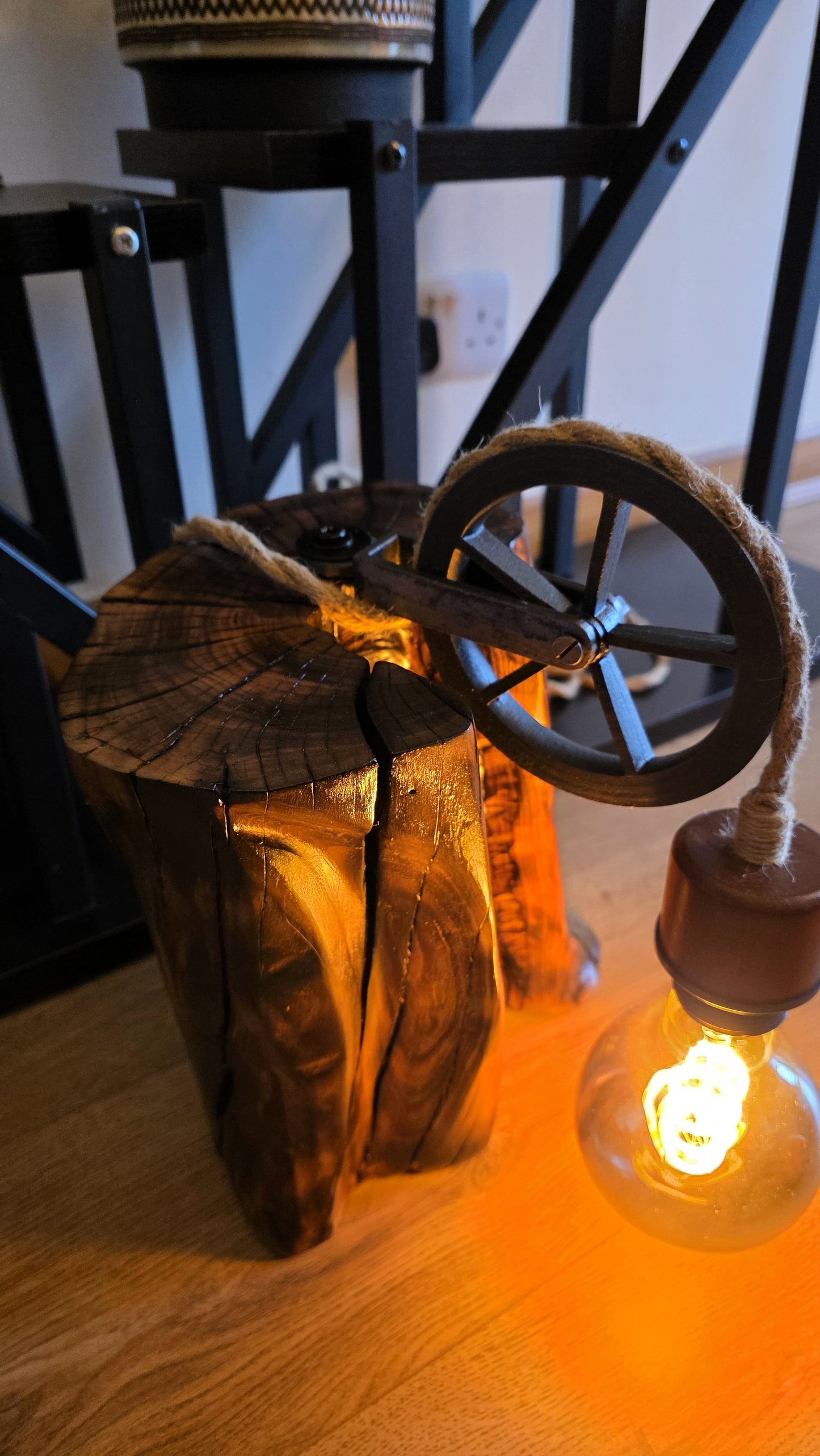 Rustic Apple Wood Pulley Lamp – Industrial Rope Light