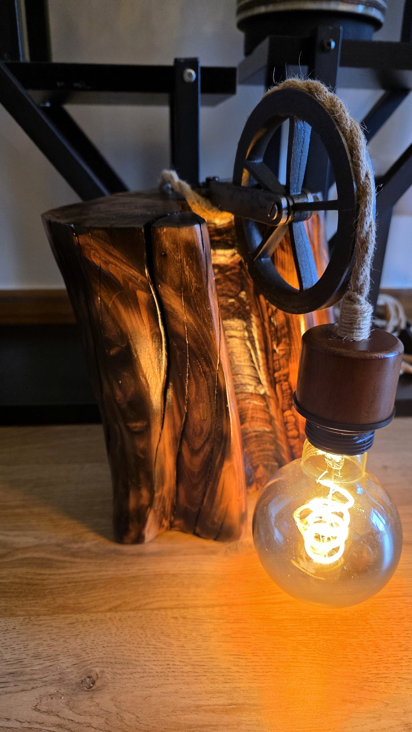 Rustic Apple Wood Pulley Lamp – Industrial Rope Light