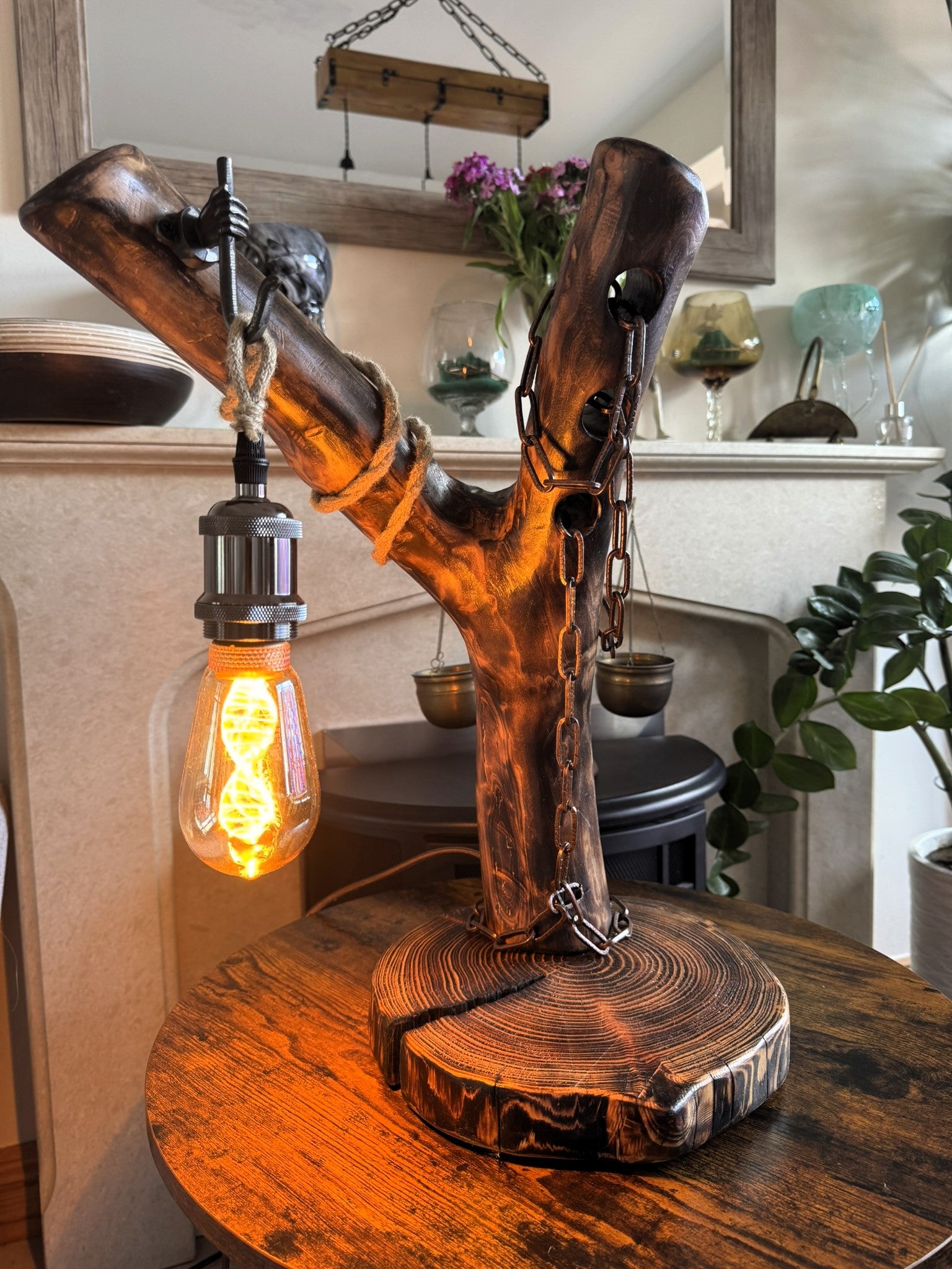 Handcrafted wooden lamp with rustic design – LuxeWood Light