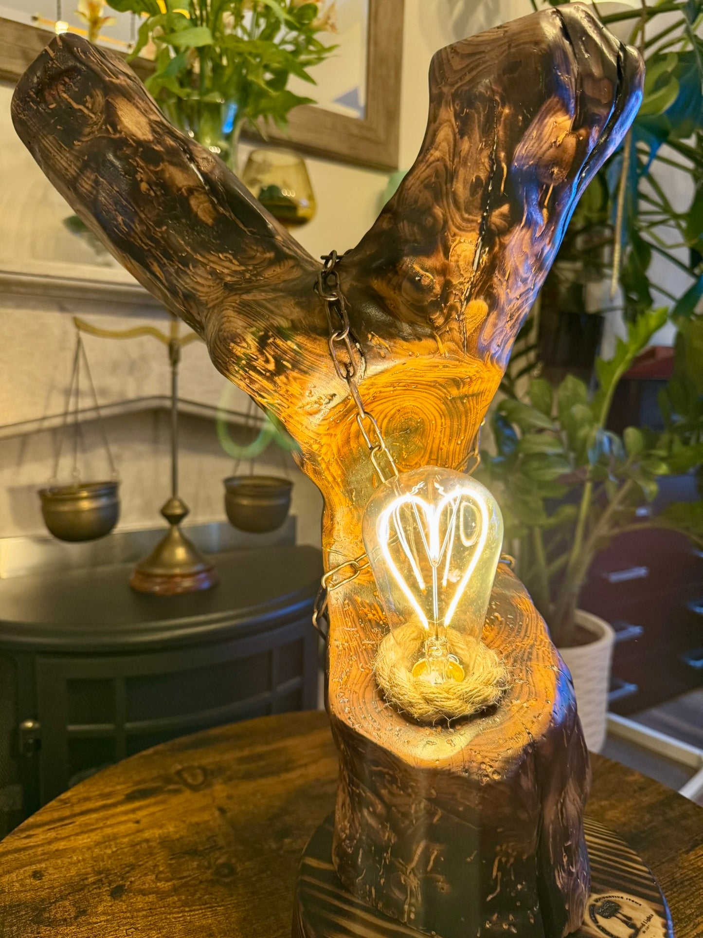 Heart of Nature – Romantic Wooden Lamp with Heart Bulb