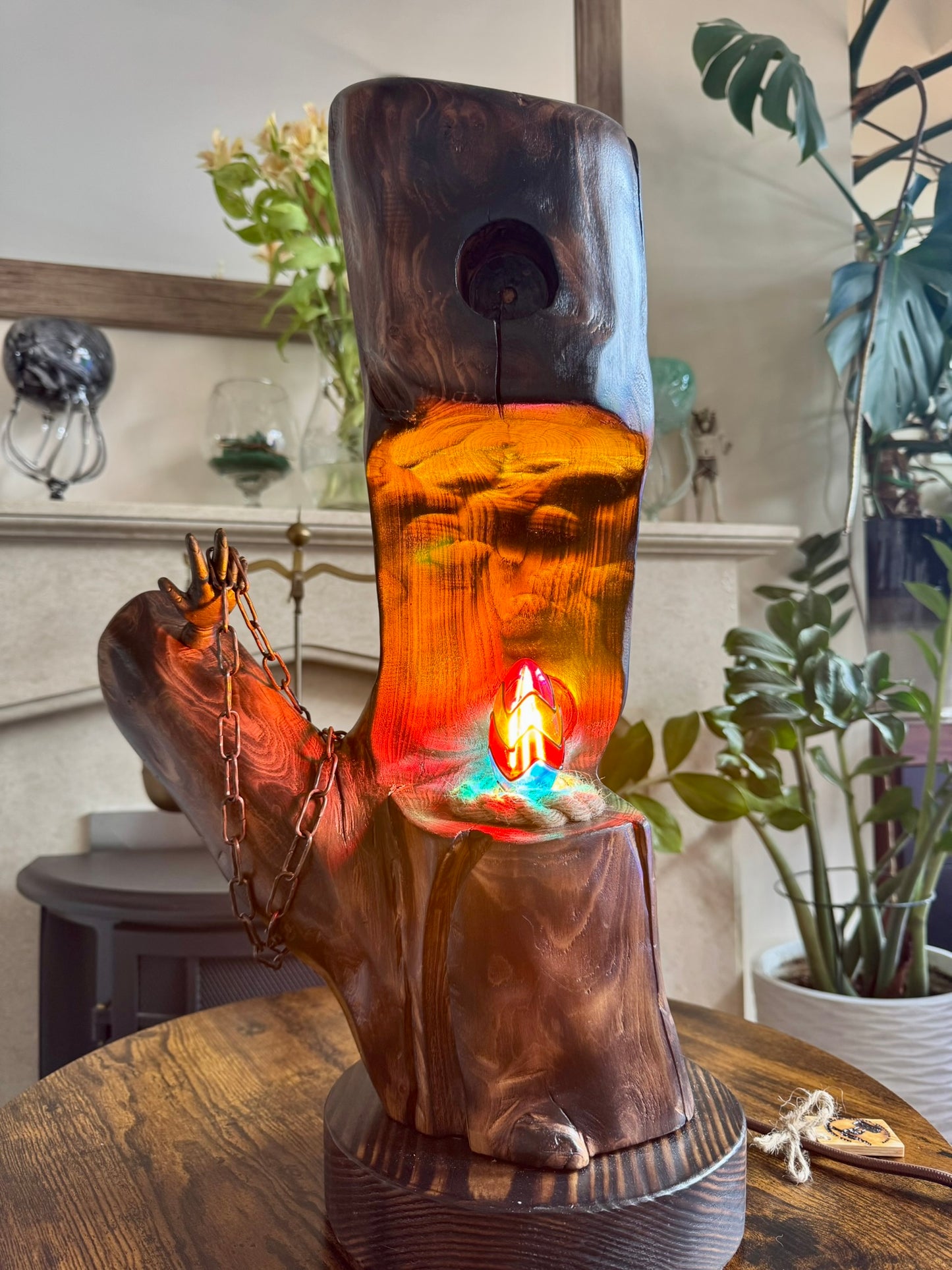 Handcrafted wooden lamp with rustic design – LuxeWood Light