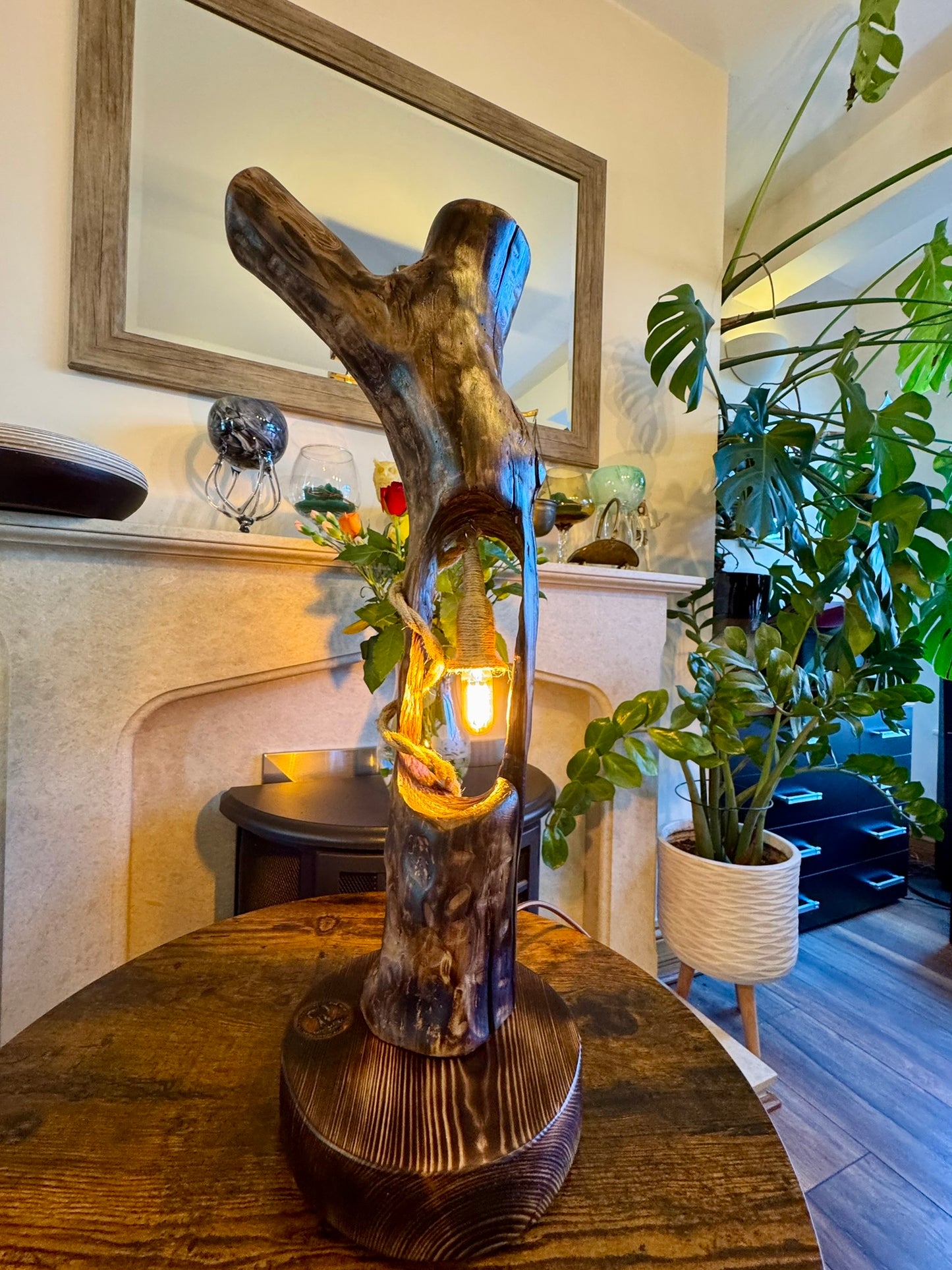 "Handcrafted Branch Lamp – Natural Wood Sculpture with Rope & Edison Bulb"