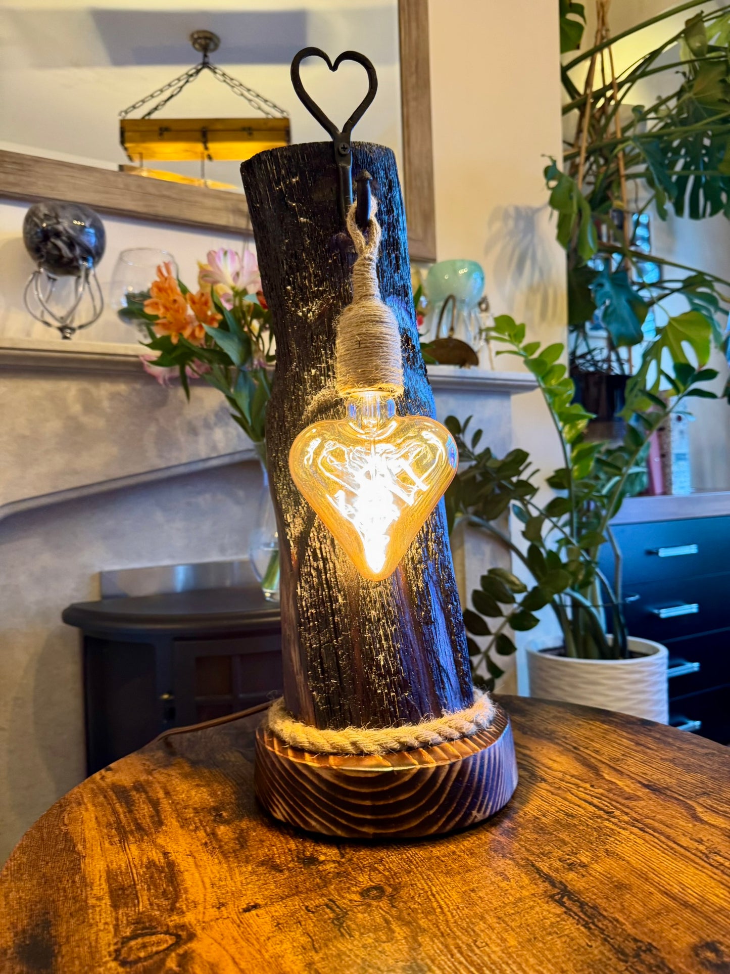 Driftwood Statement Lamp – Nature’s Glow 🌊💡