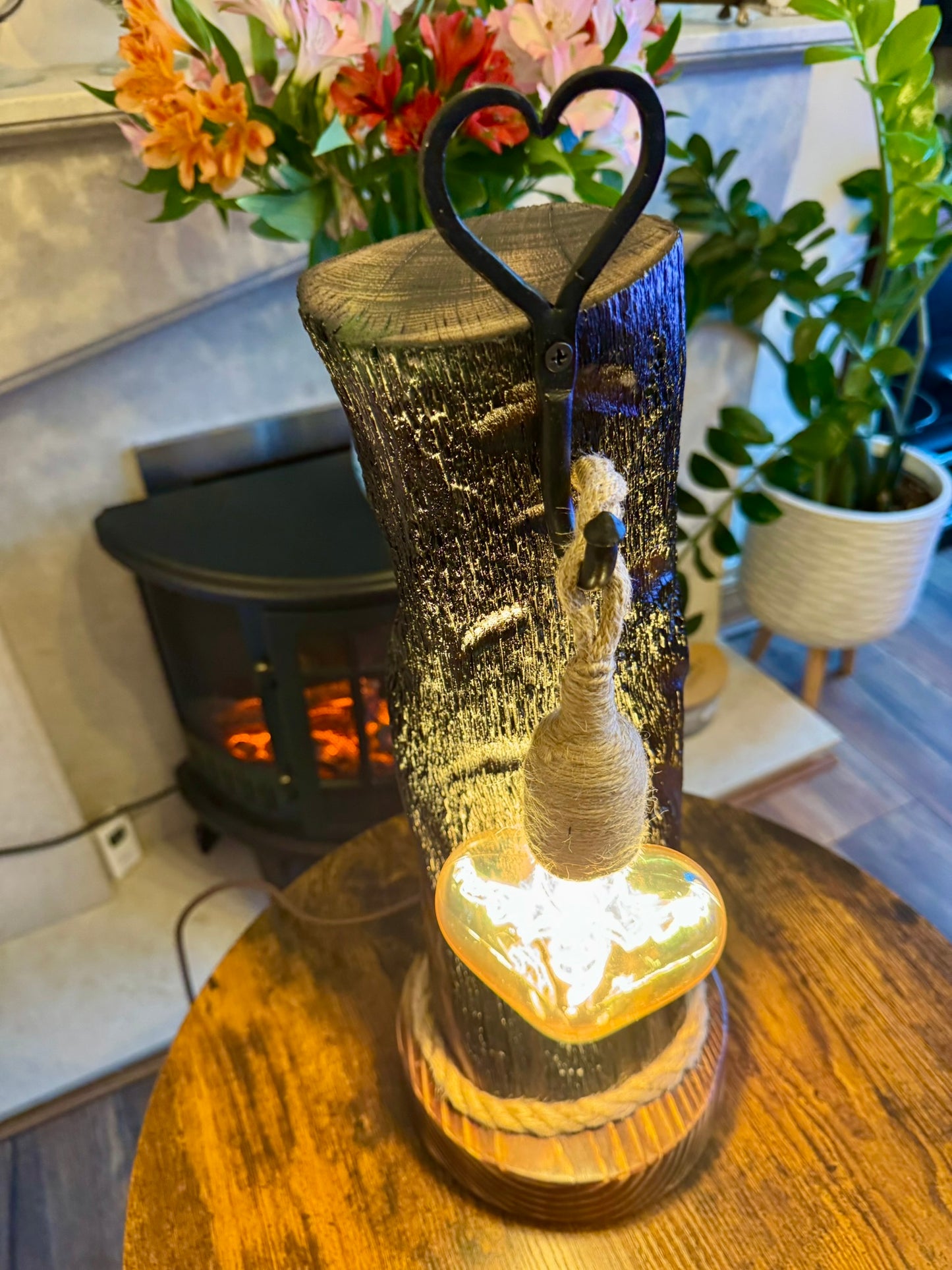 Driftwood Statement Lamp – Nature’s Glow 🌊💡