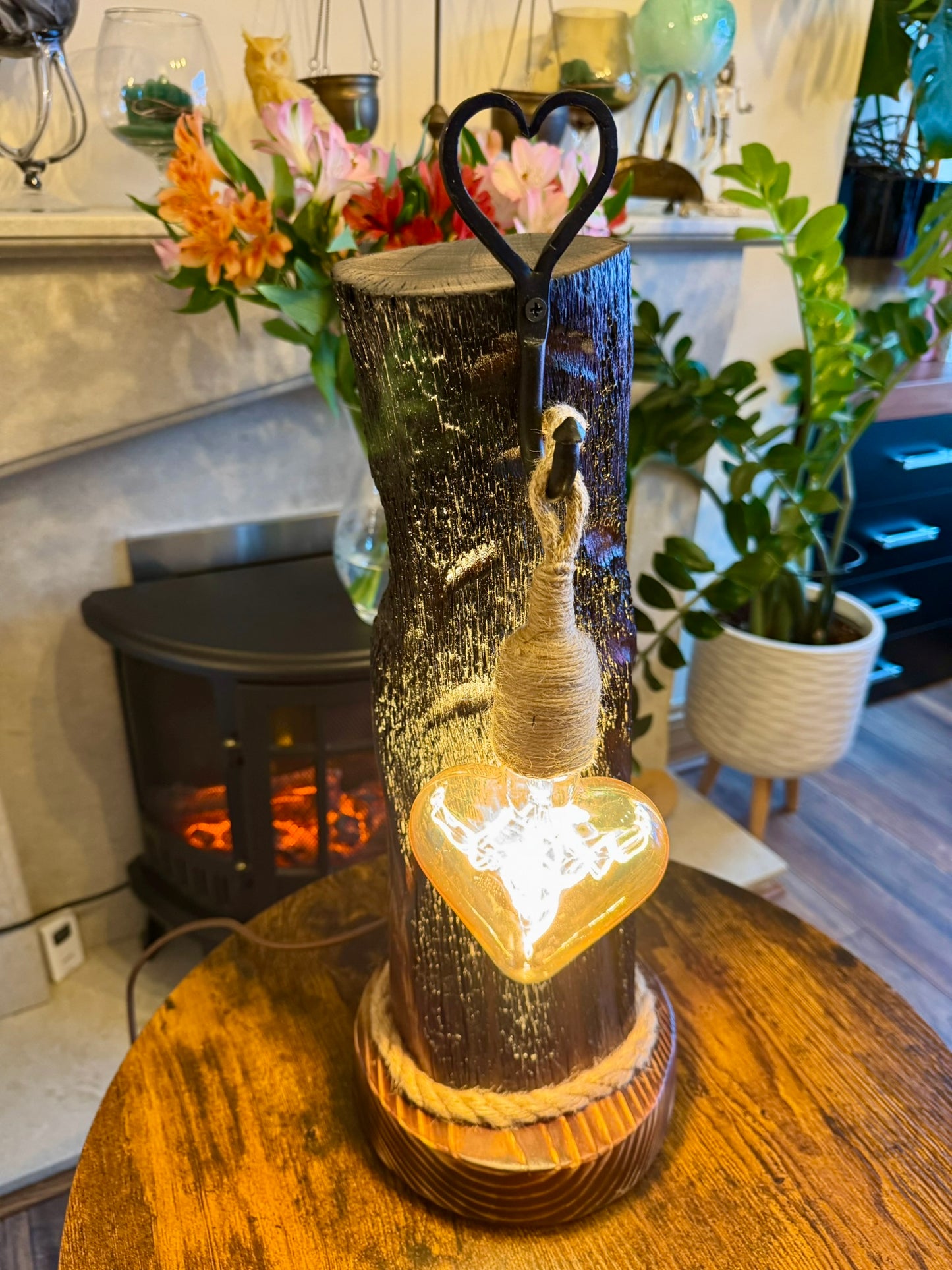 Driftwood Statement Lamp – Nature’s Glow 🌊💡