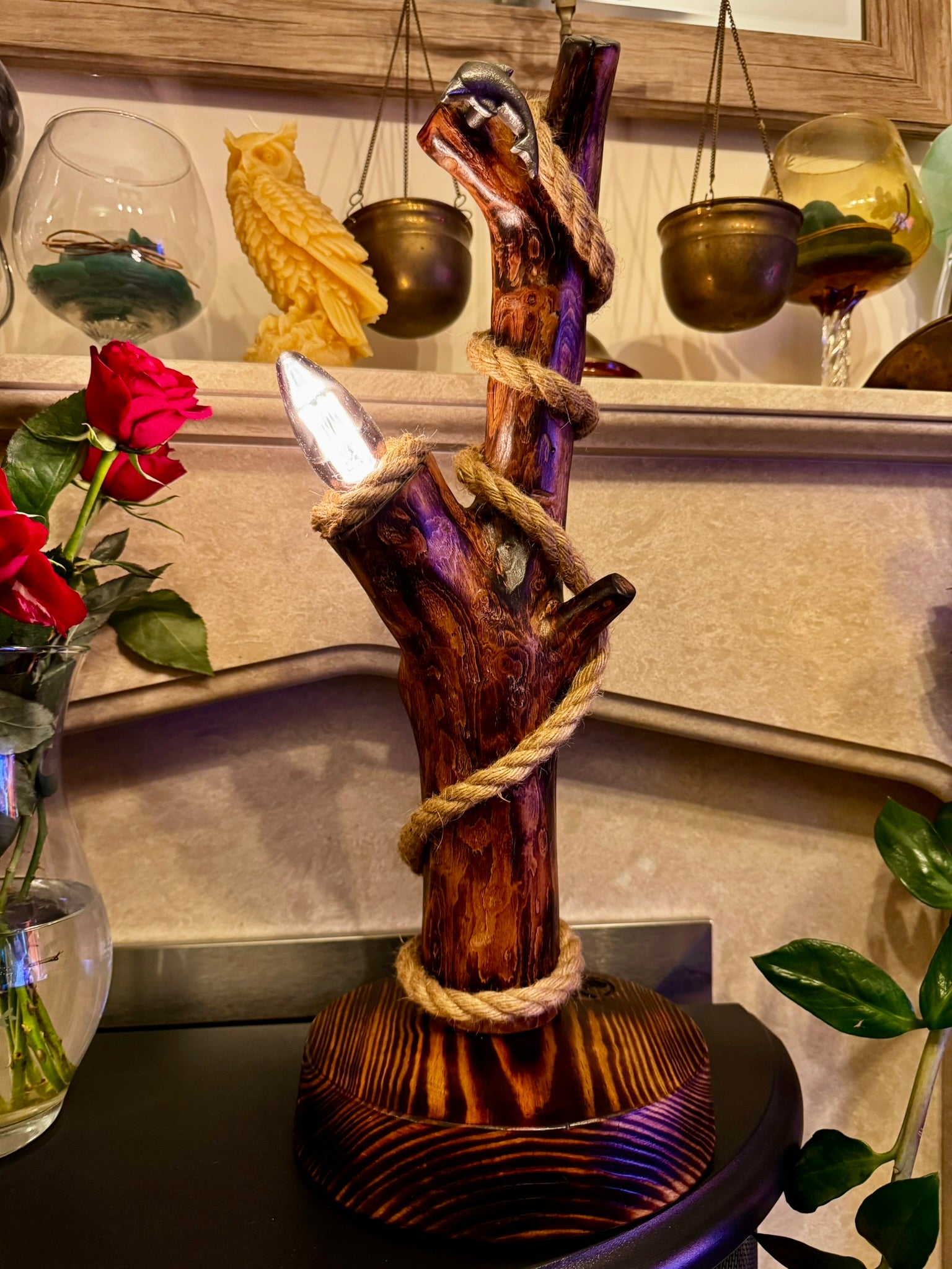 Handcrafted wooden lamp with rustic design – LuxeWood Light