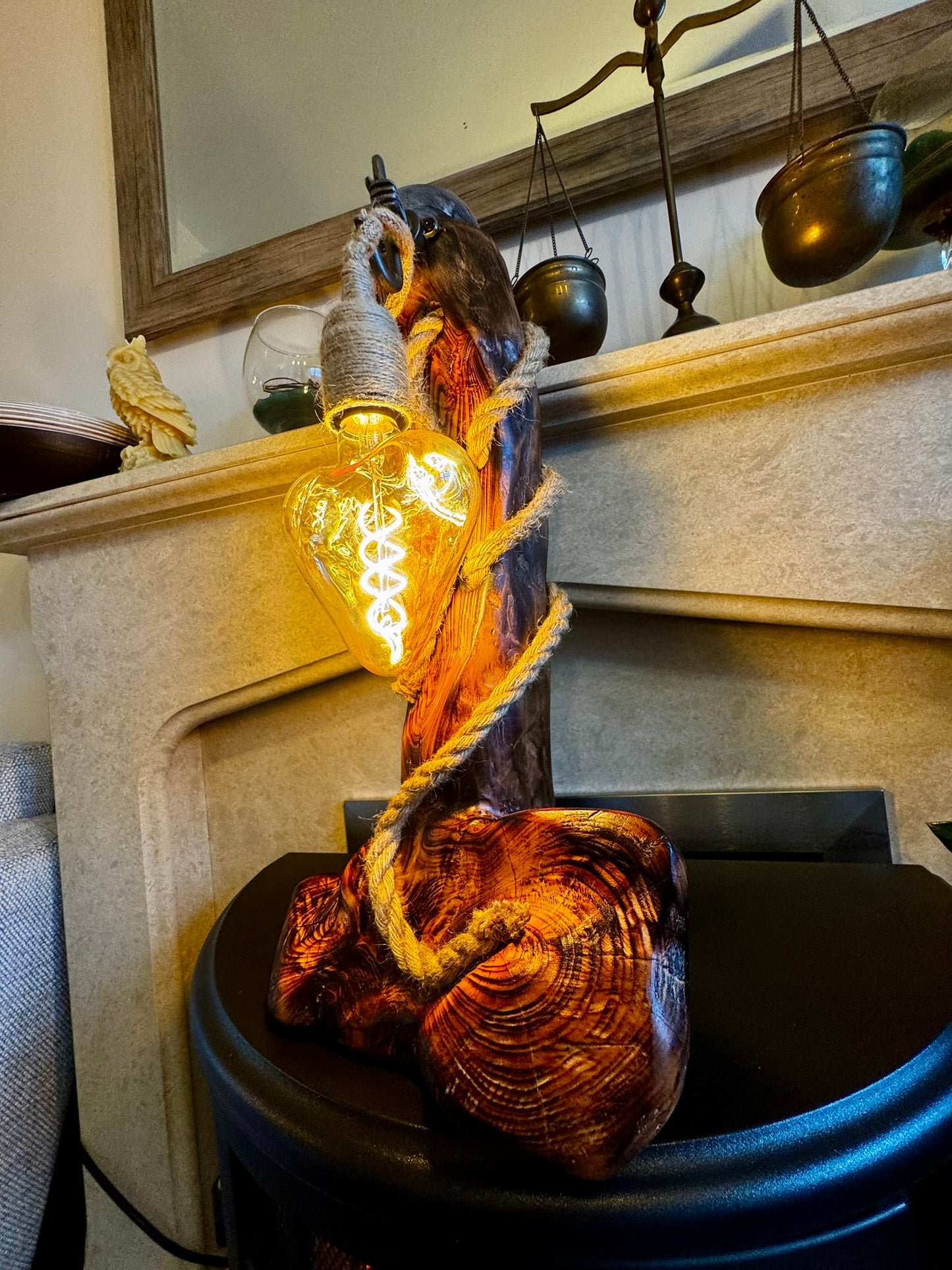 ✨ Rustic heart-shaped bulb, perfect for cozy Christmas evenings.